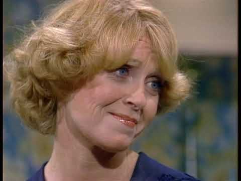 Clip: "Liz was a lez?!" - K Callan as the partner of Edith's Cousin Liz on ALL IN THE FAMILY, 1977